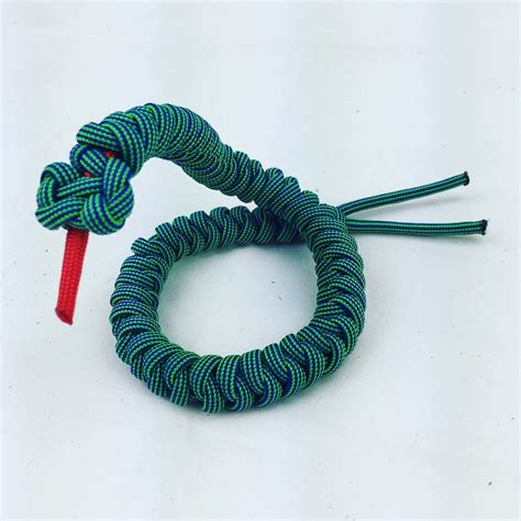 parachute cord craft ideas|step by paracord animals.